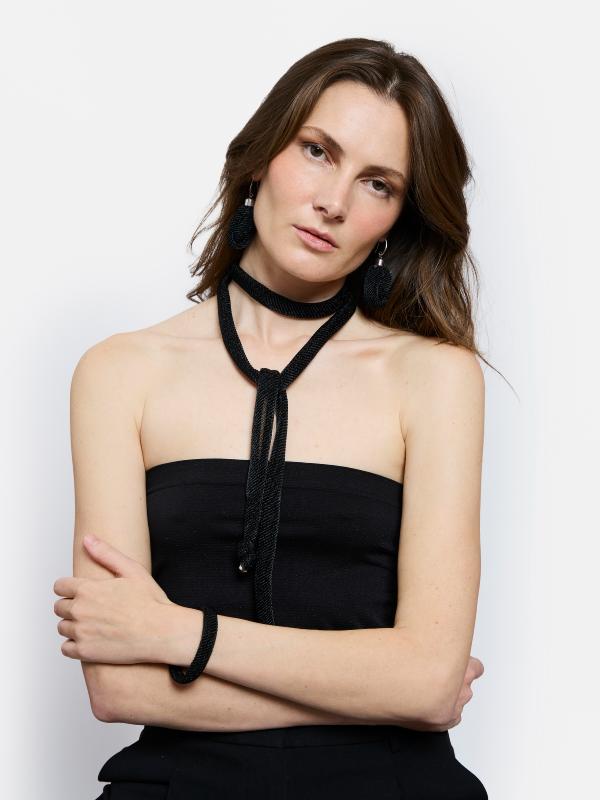 COLLIER ROMANCE